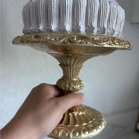 Cupcakes & Cashmere Tiered Easter Cake 🐰🎂 - Picture 8 of 10